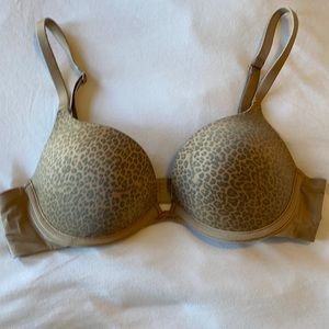 Wonderbra Push Up 36B Nude Leopard